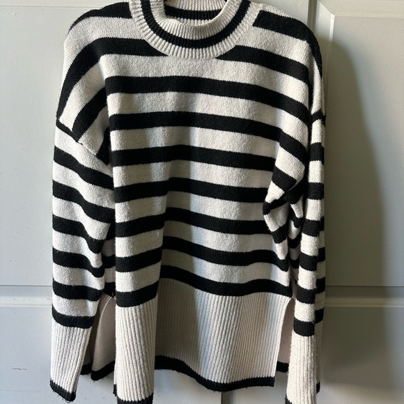VICI Black and White Striped oversized Sweater - Picture 4 of 5